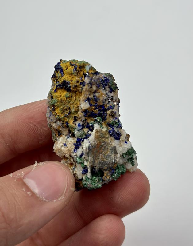 Doğal azurit (kısmen malahit) kristalli kütle