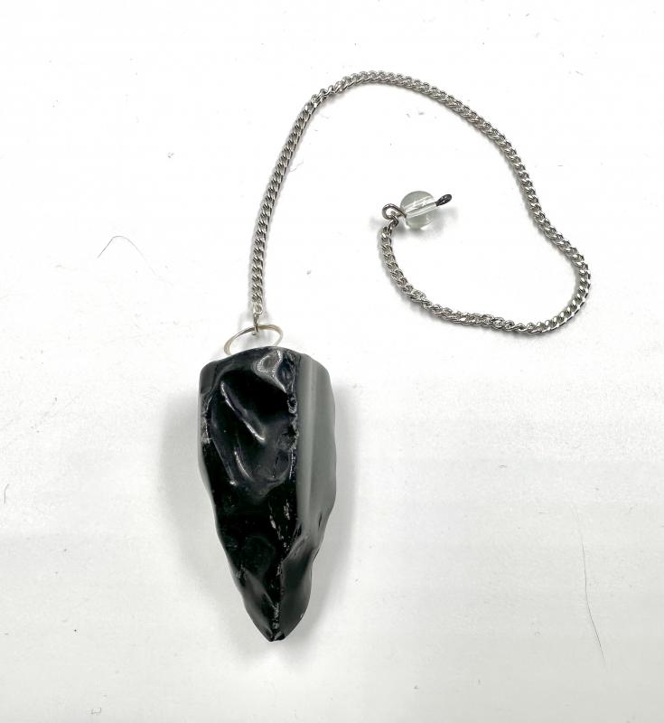 Siyah obsidyen taşından sarkaç