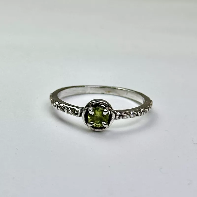 Peridot (Zebercet) Taşıdan Gümüş Yüzük