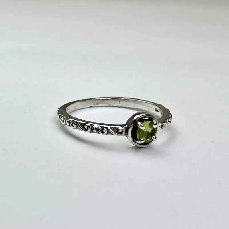Peridot (Zebercet) Taşıdan Gümüş Yüzük