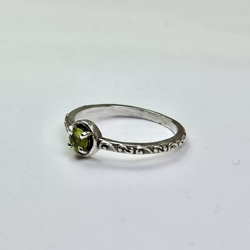 Peridot (Zebercet) Taşıdan Gümüş Yüzük