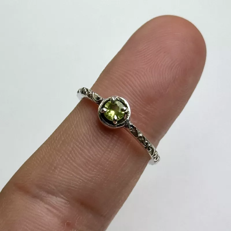 Peridot (Zebercet) Taşıdan Gümüş Yüzük