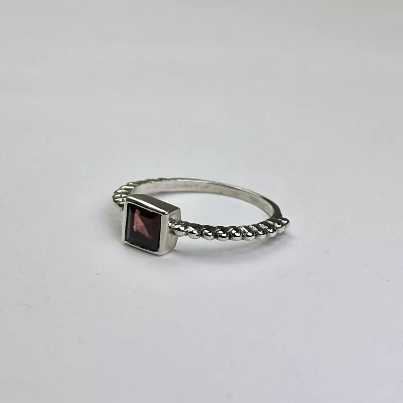 Lal(Garnet) Taşından Gümüş Yüzük
