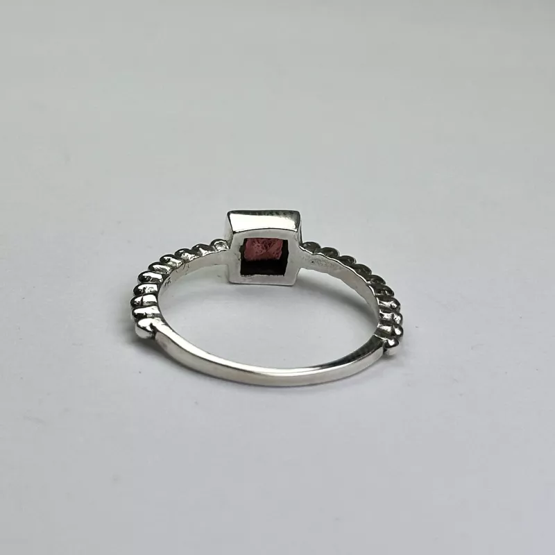Lal(Garnet) Taşından Gümüş Yüzük