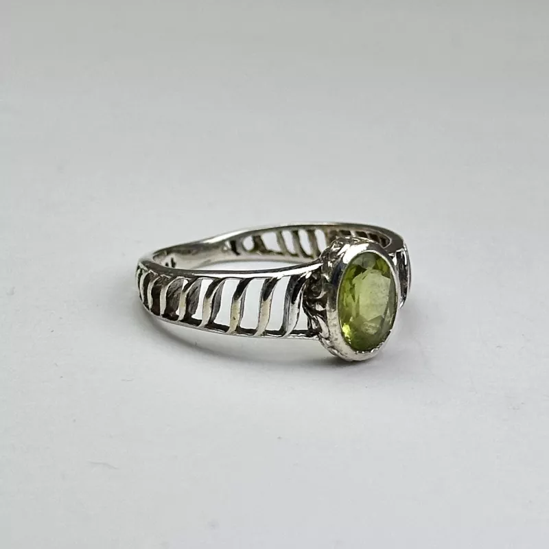Peridot(zebercet) Taşından Gümüş Yüzük
