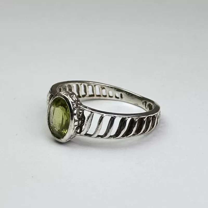Peridot(zebercet) Taşından Gümüş Yüzük