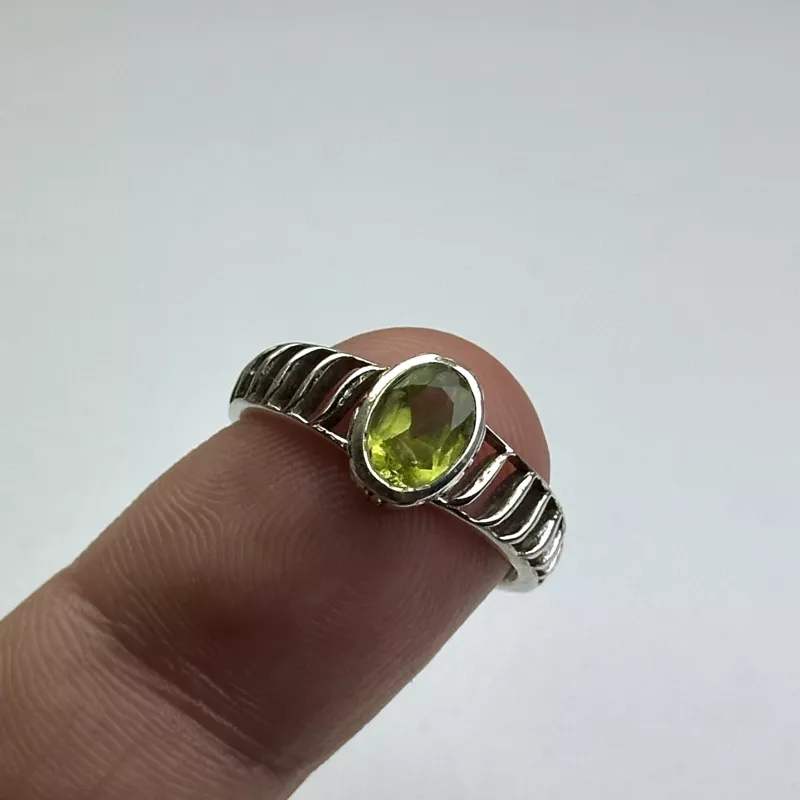 Peridot(zebercet) Taşından Gümüş Yüzük