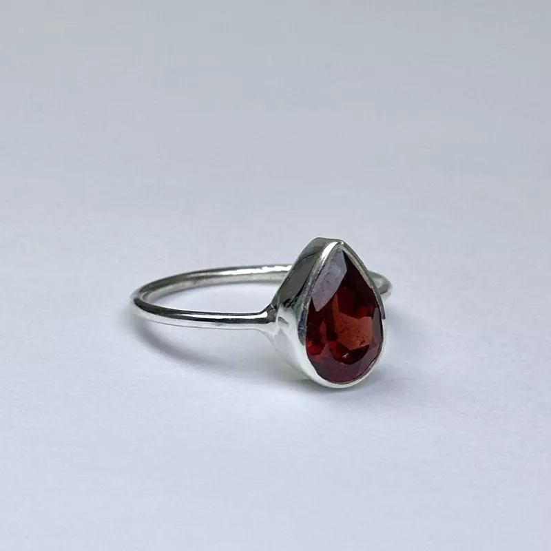 Lal(Garnet) Taşından Gümüş Yüzük
