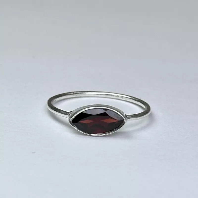 Lal(Garnet) Taşından Gümüş Yüzük