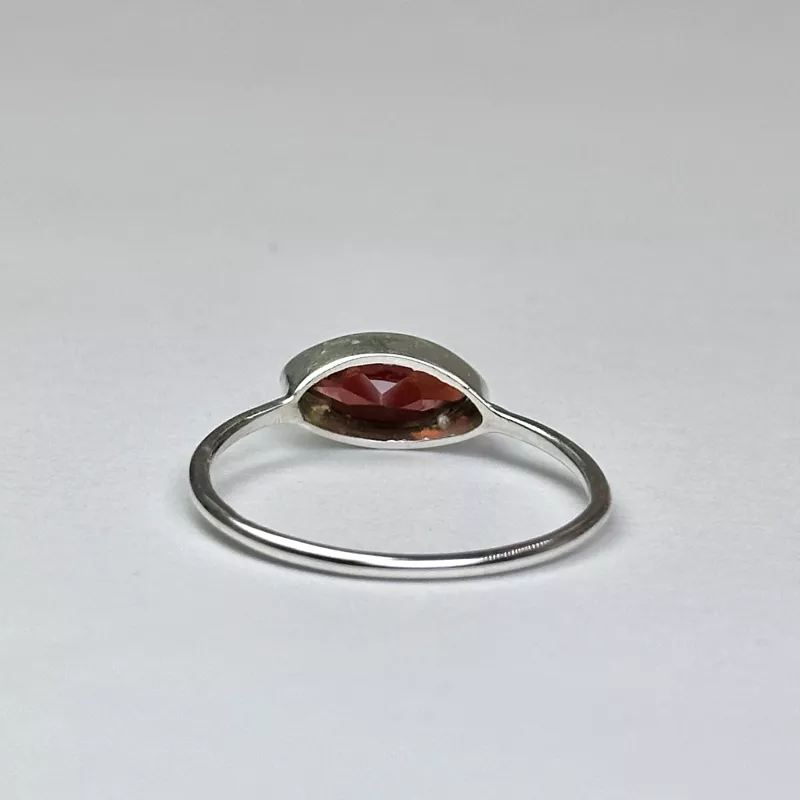 Lal(Garnet) Taşından Gümüş Yüzük