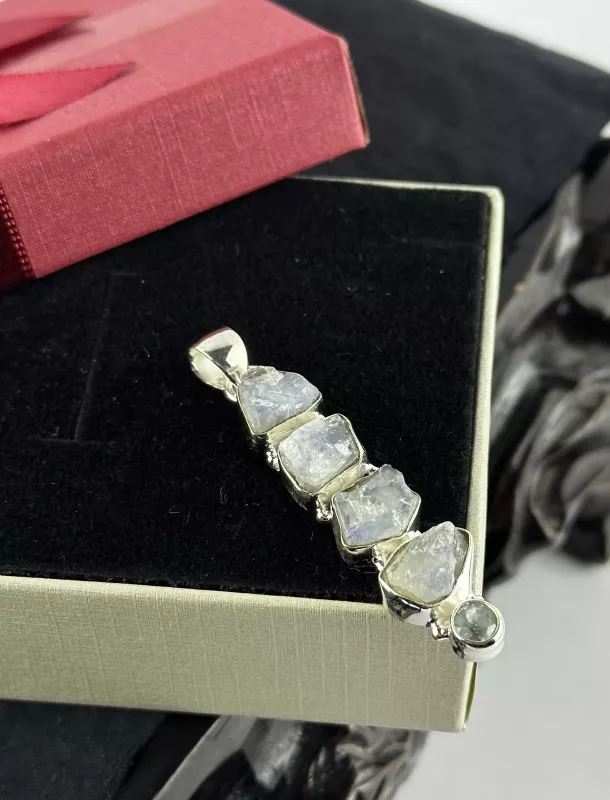 Aytaşı ve Topaz Gümüş Kolye Ucu