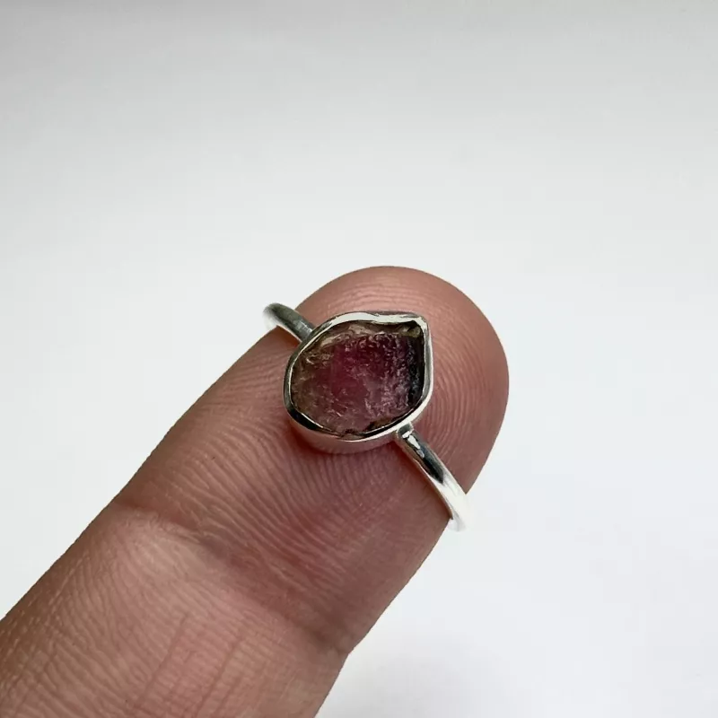 Pembe Turmalin Taşından Gümüş Yüzük