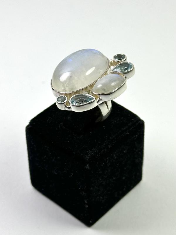 Topaz ve Aytaşlarından Gümüş Yüzük