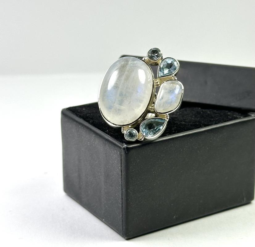 Topaz ve Aytaşlarından Gümüş Yüzük