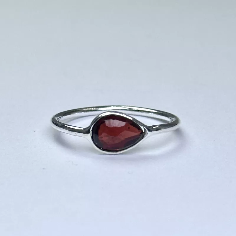 Lal(Garnet) Taşından Gümüş Yüzük