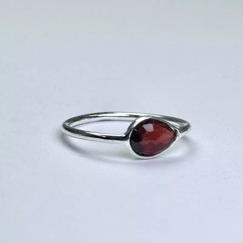 Lal(Garnet) Taşından Gümüş Yüzük