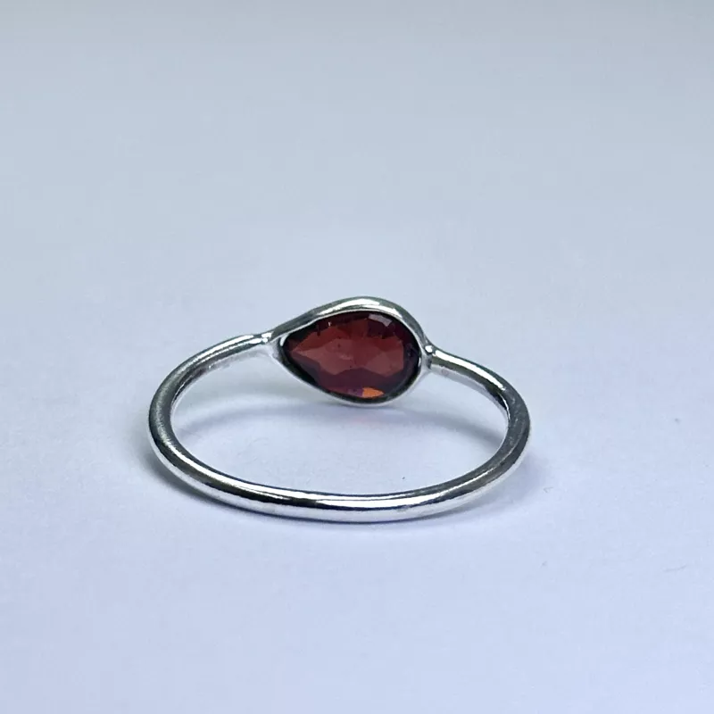 Lal(Garnet) Taşından Gümüş Yüzük