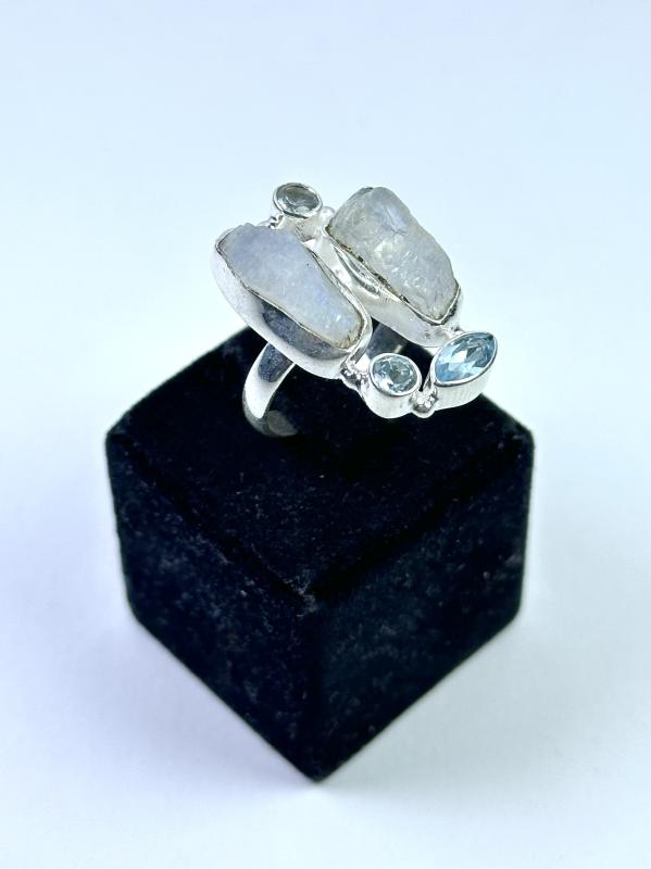 Topaz ve Aytaşlı Gümüş Yüzük