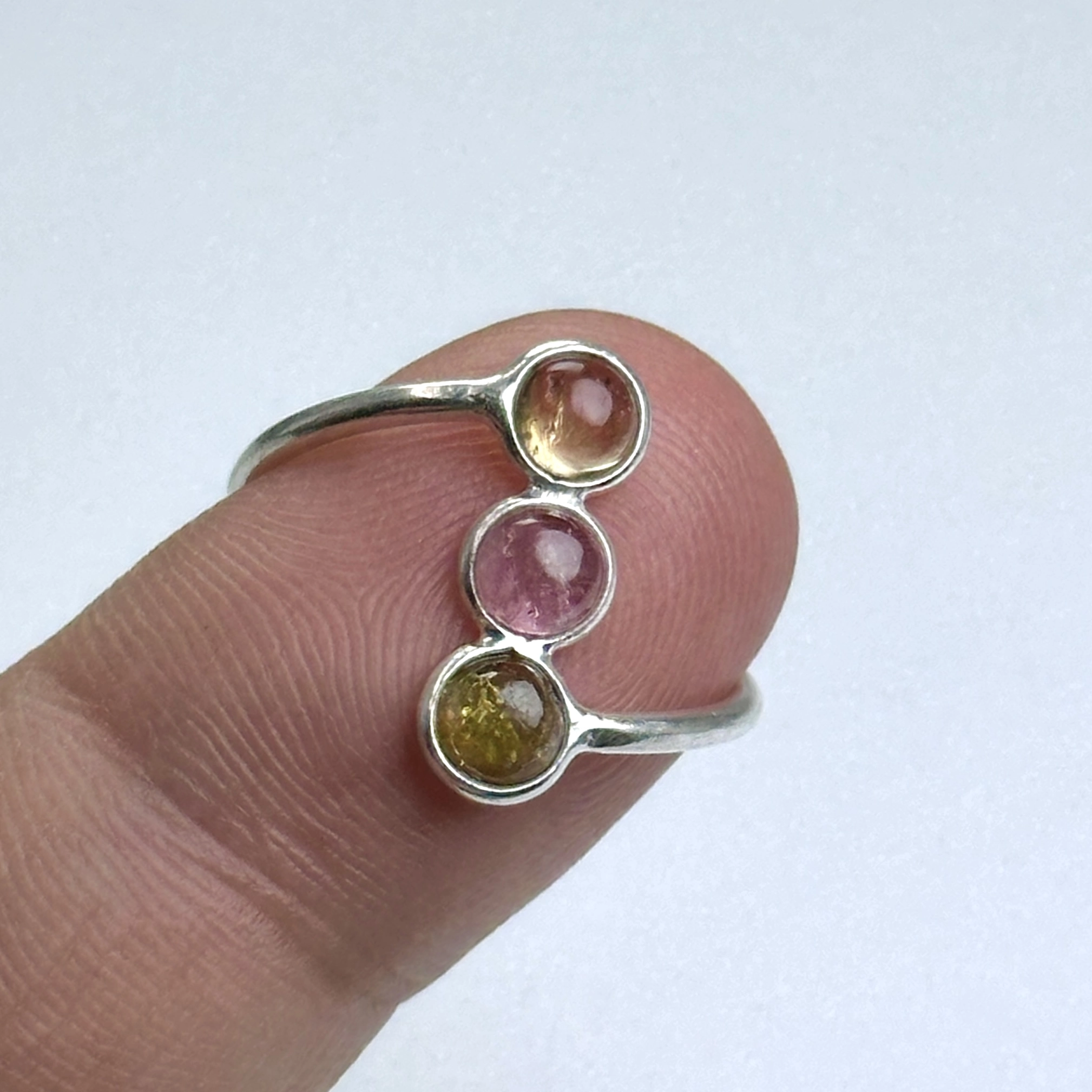 Turmalin Taşlarından Gümüş Yüzük