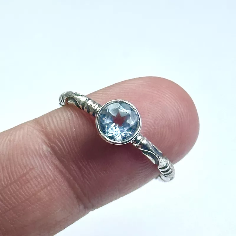 Topaz Taşından Gümüş Yüzük