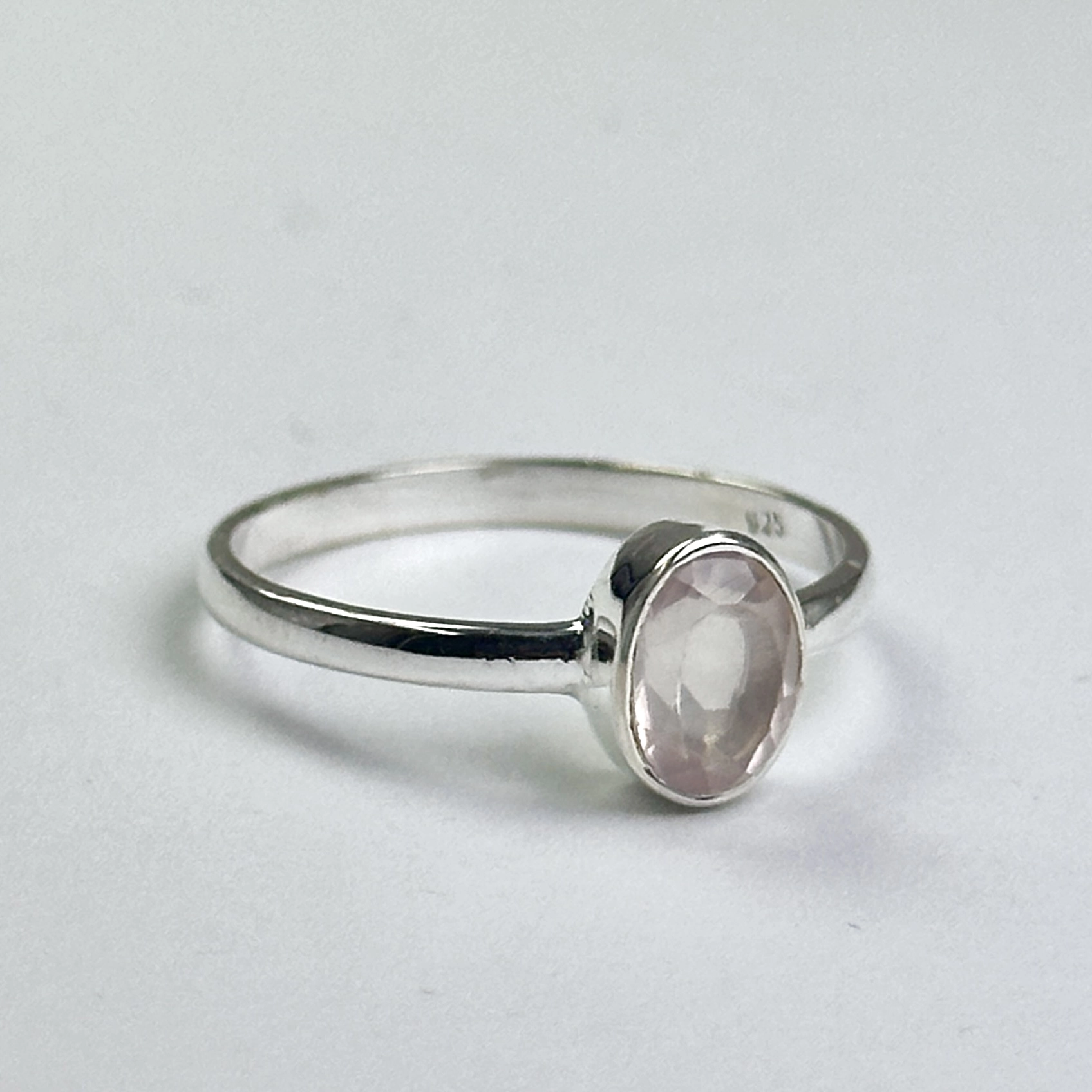 Pembe Kuvars Taşından Gümüş Yüzük