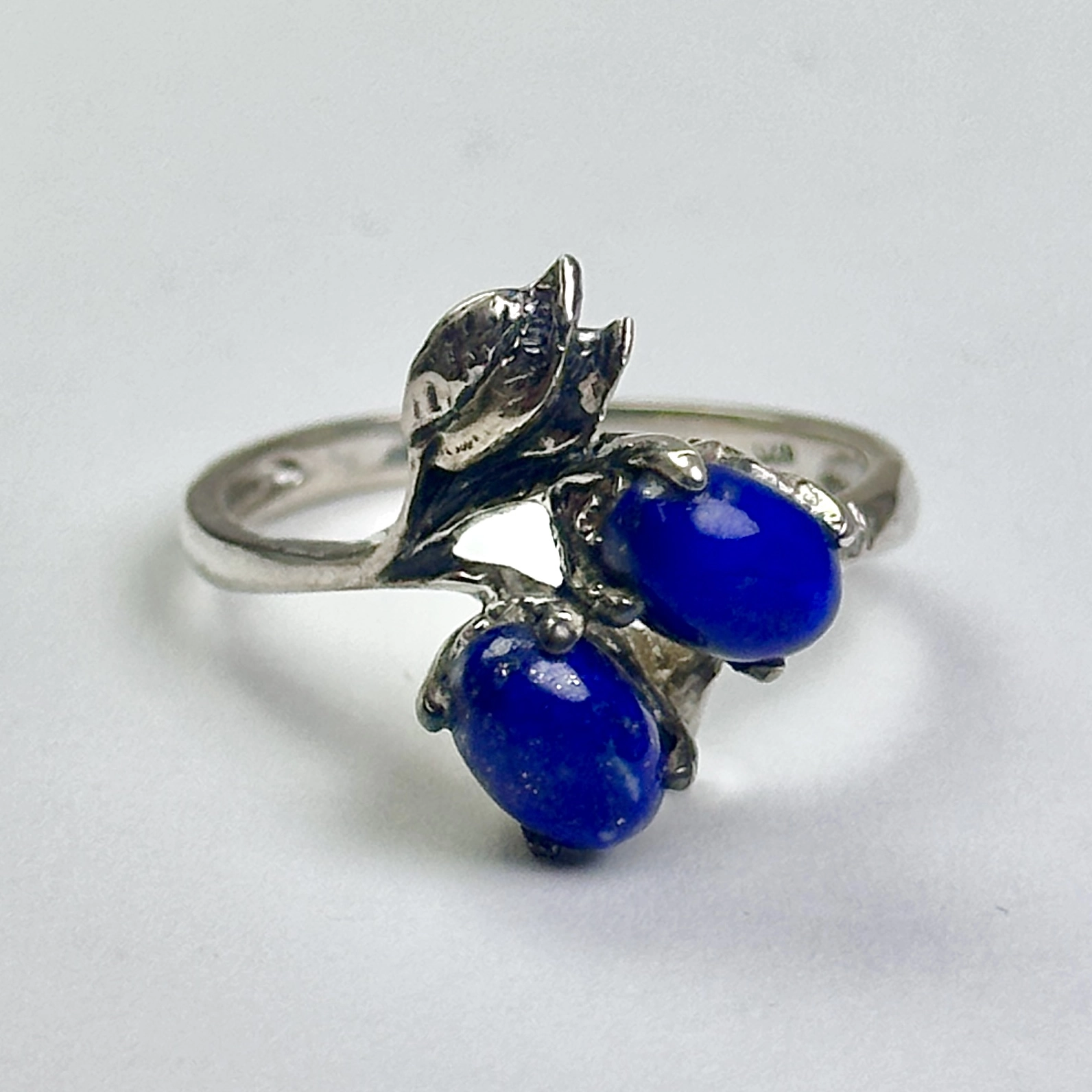 Lapis Lazuli Taşından Gümüş Yüzük