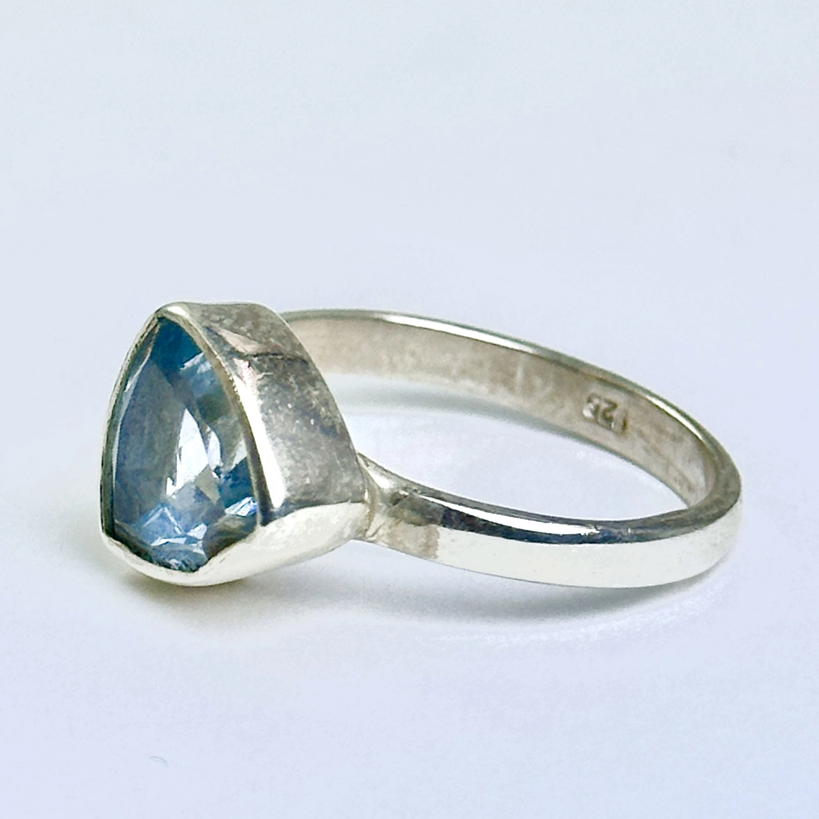 Topaz Taşından Gümüş Yüzük