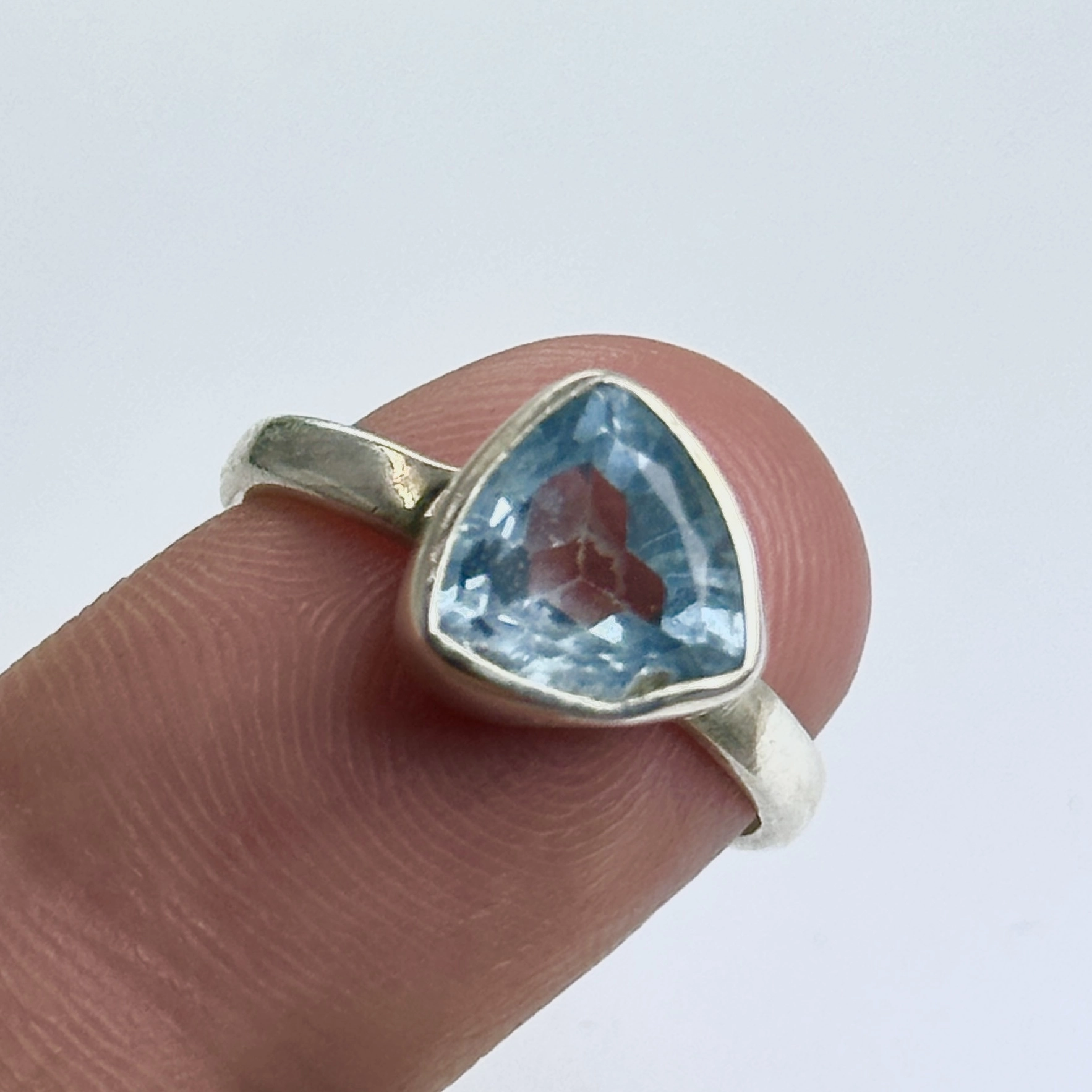 Topaz Taşından Gümüş Yüzük