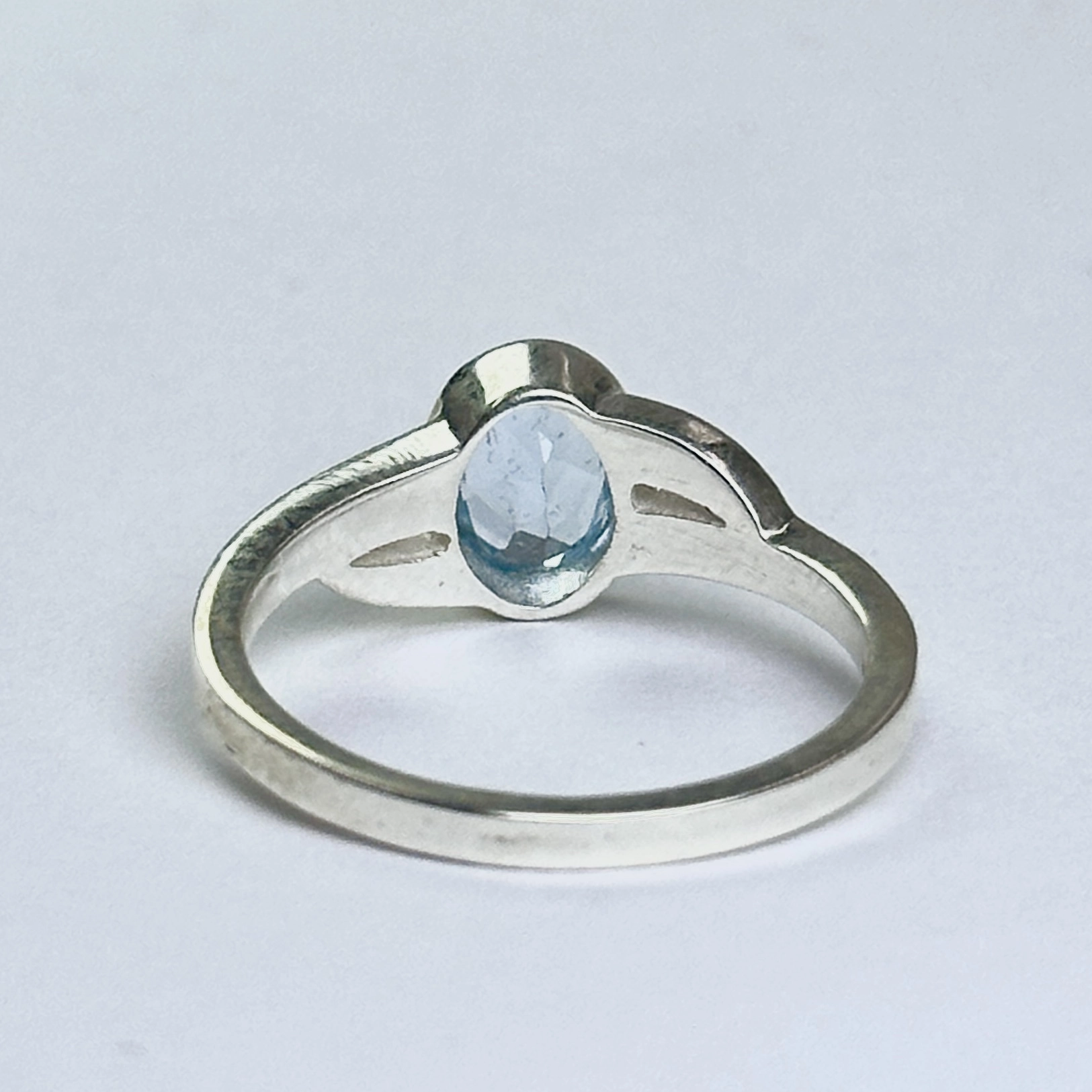 Topaz Taşından Gümüş Yüzük