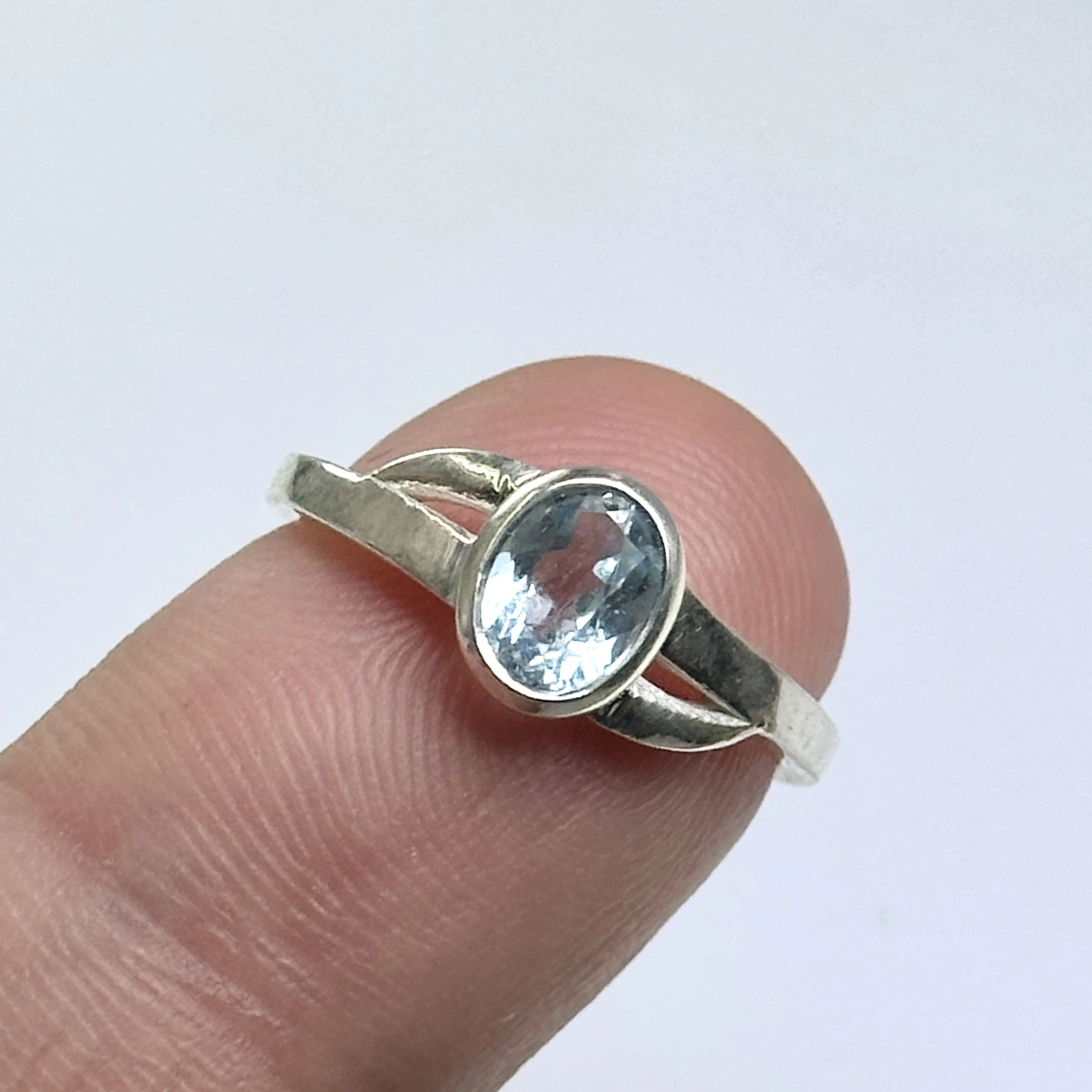 Topaz Taşından Gümüş Yüzük