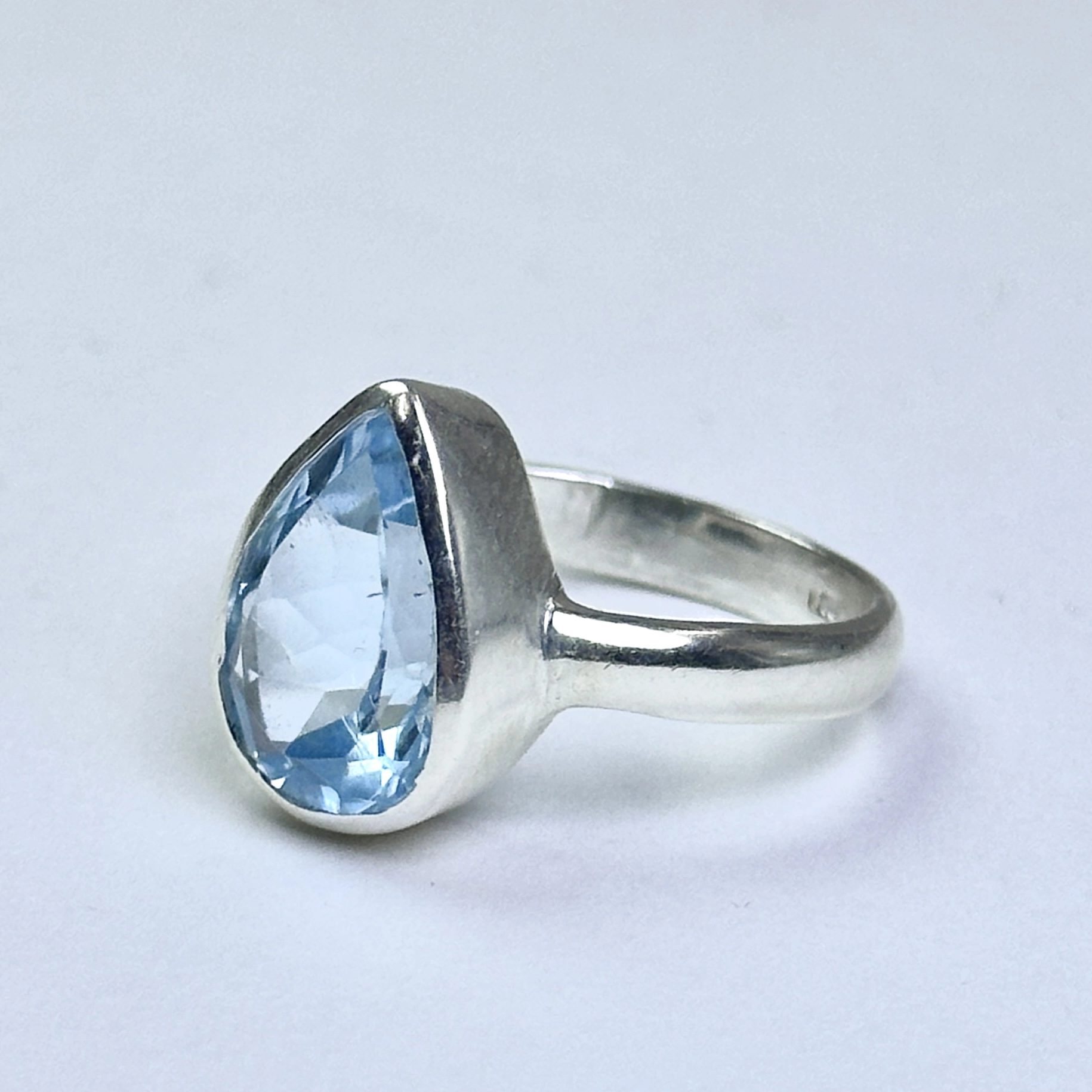 Topaz Taşından Gümüş Yüzük