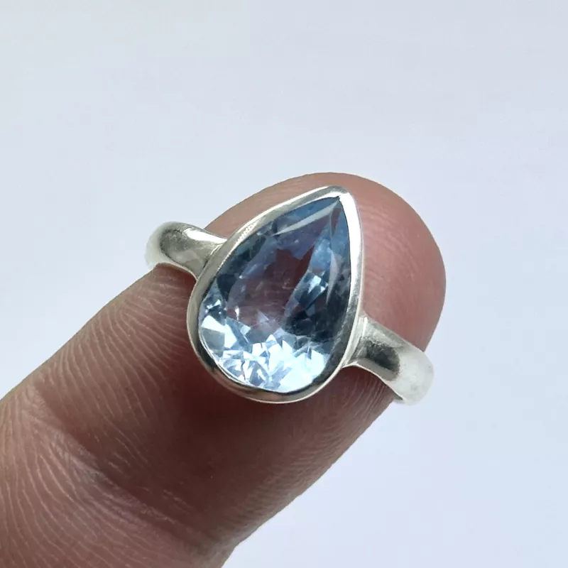 Topaz Taşından Gümüş Yüzük