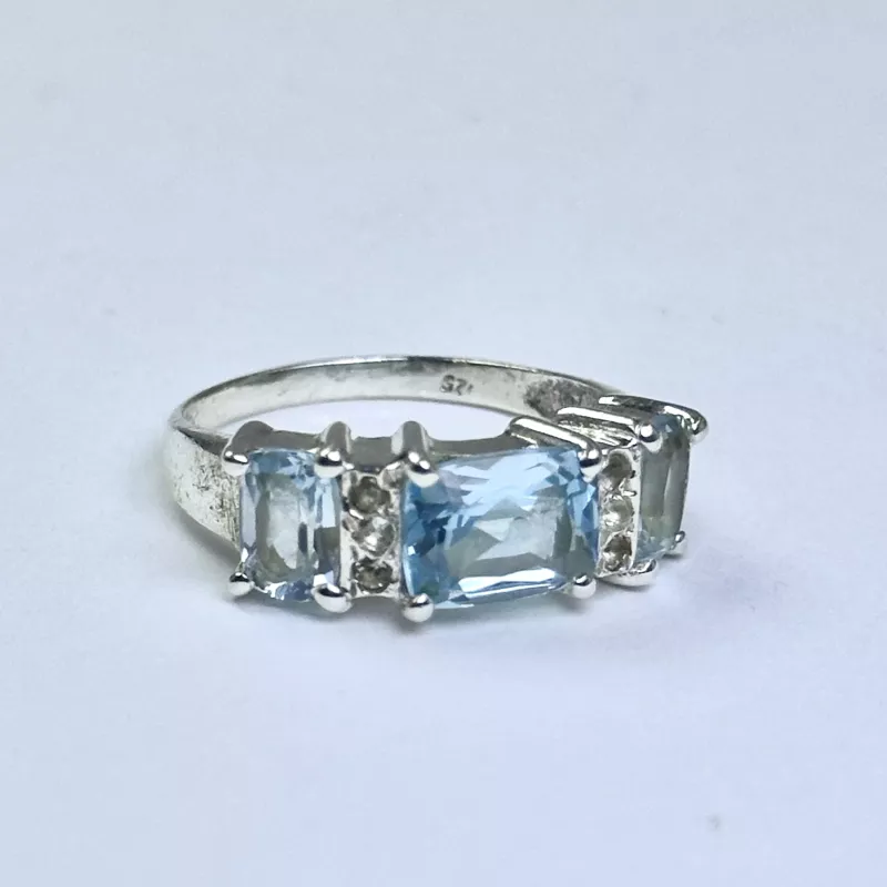 Üç Topaz Taşlı Gümüş Yüzük