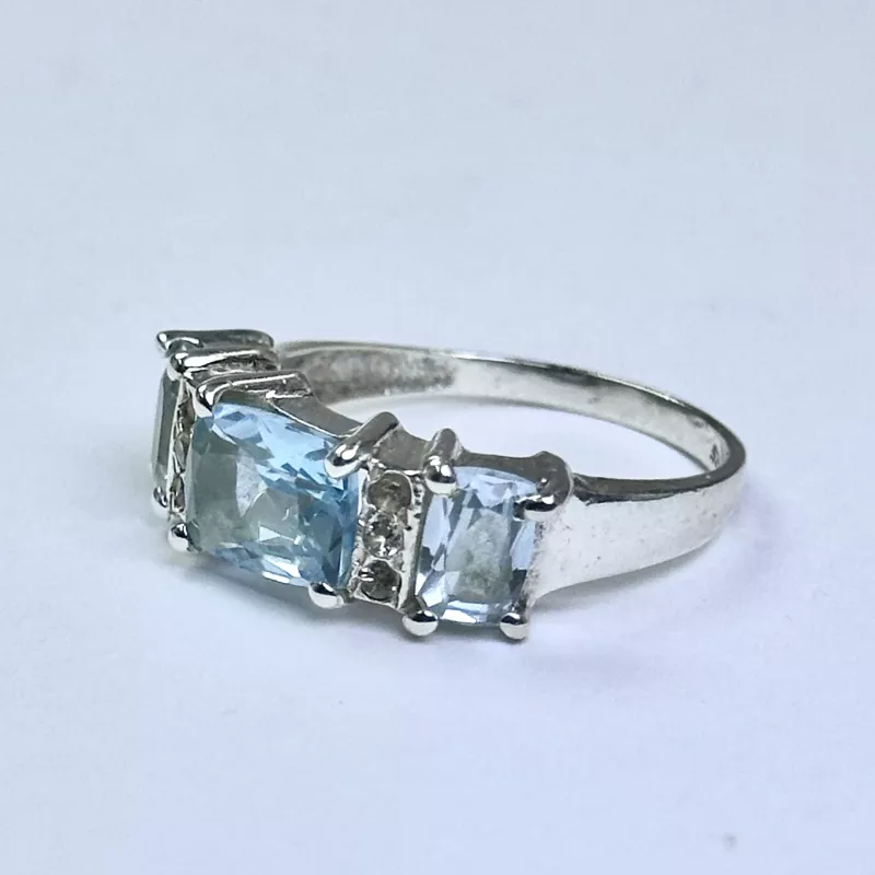 Üç Topaz Taşlı Gümüş Yüzük