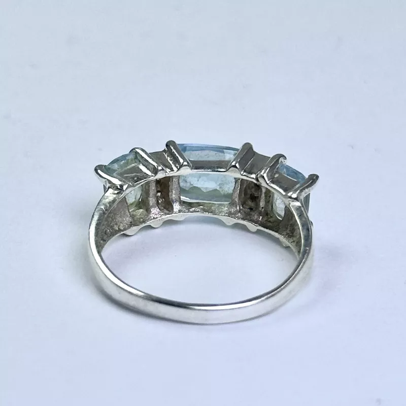 Üç Topaz Taşlı Gümüş Yüzük
