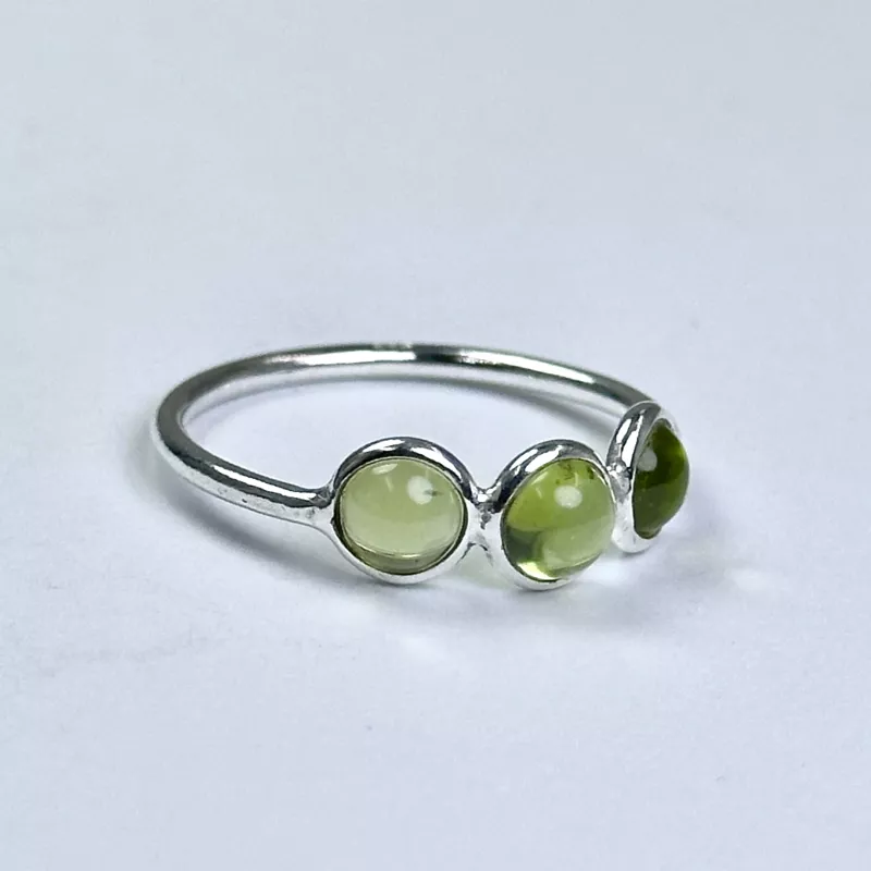 Üç Peridot(Zebercet) Taşlı Gümüş Yüzük