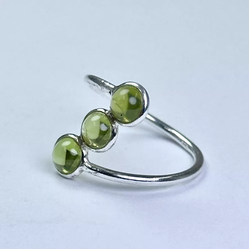 Üç Peridot Taşlı Gümüş Yüzük
