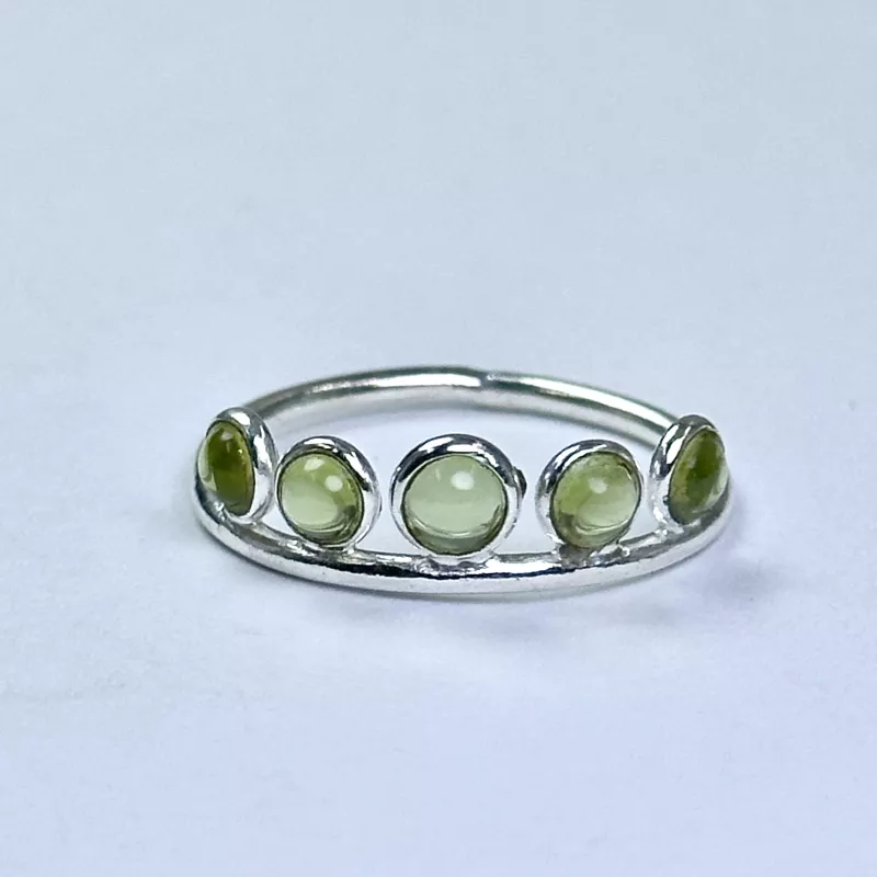 Beş Peridot(Zebercet) Taşlı Gümüş Yüzük