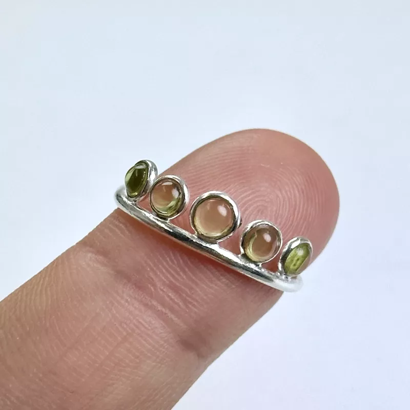 Beş Peridot(Zebercet) Taşlı Gümüş Yüzük