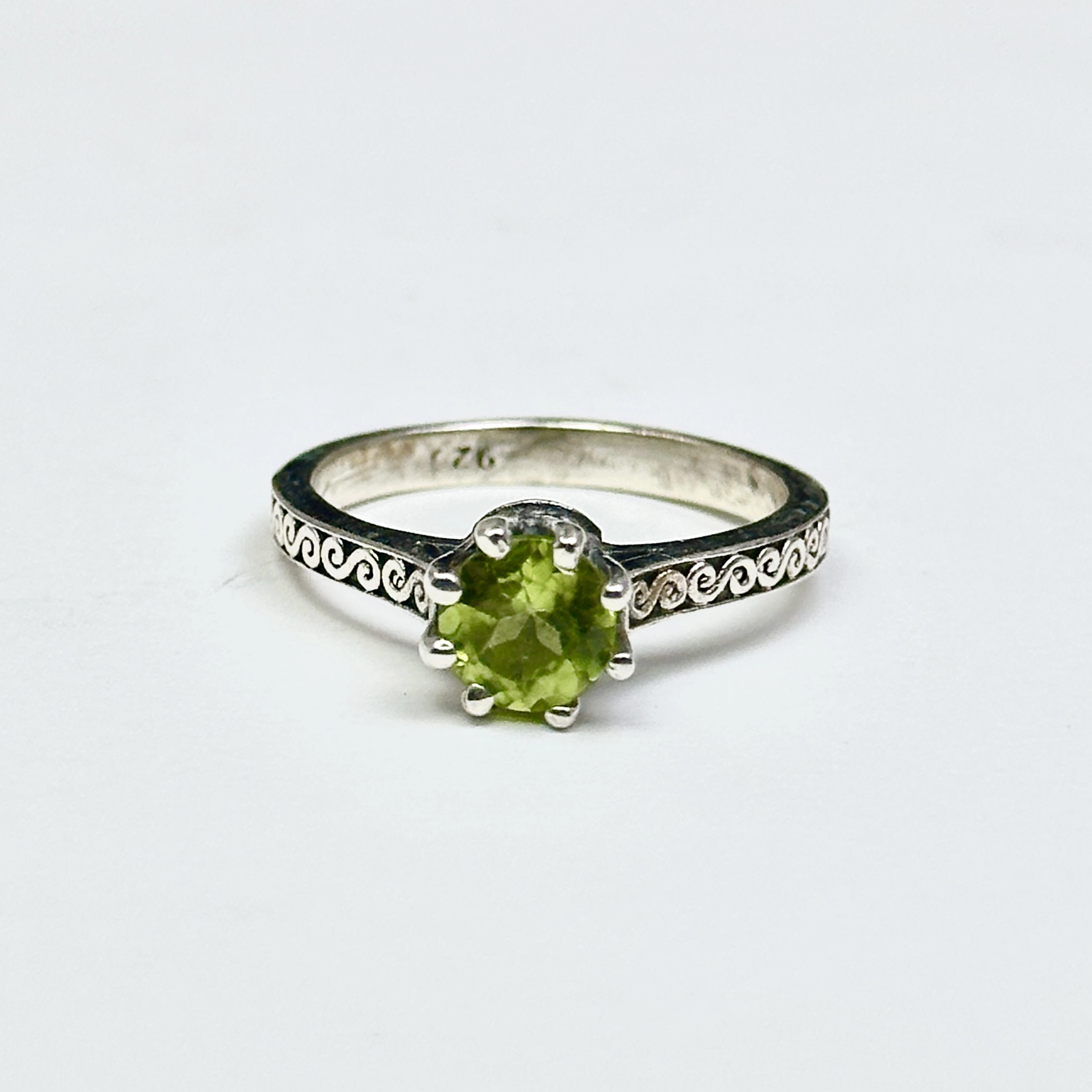 Peridot(Zebercet) Taşından Gümüş Yüzük