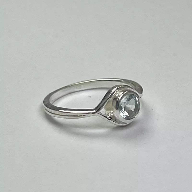 Topaz Taşından Gümüş Yüzük