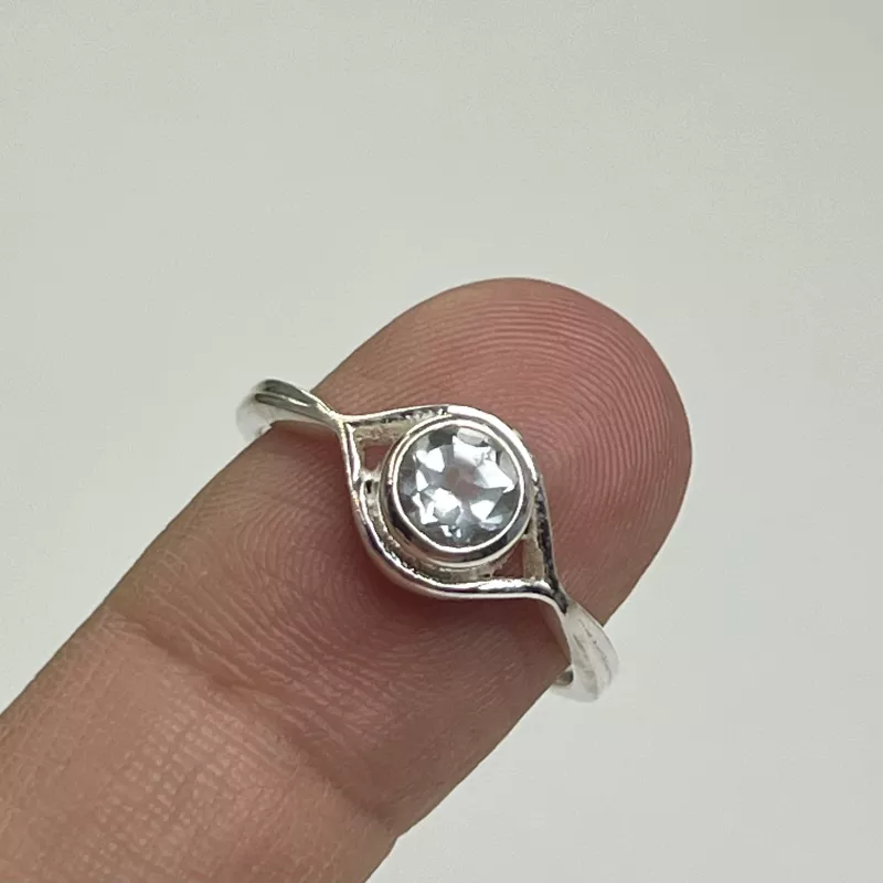 Topaz Taşından Gümüş Yüzük