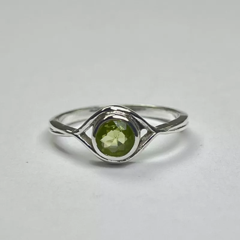 Peridot(Zebercet) Taşından Gümüş Yüzük