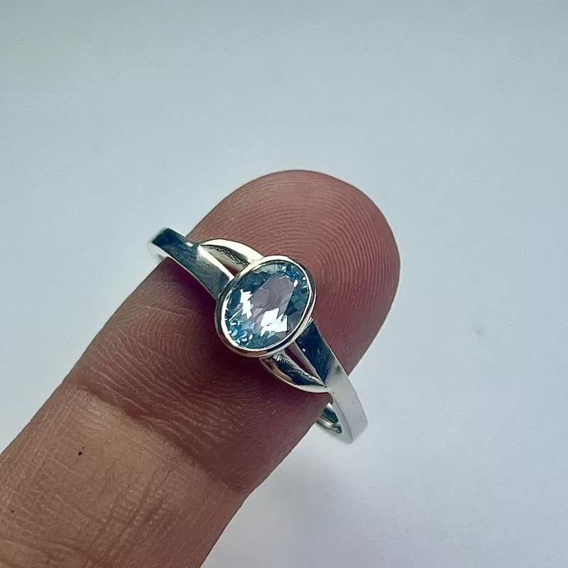 Topaz Taşından Gümüş Yüzük