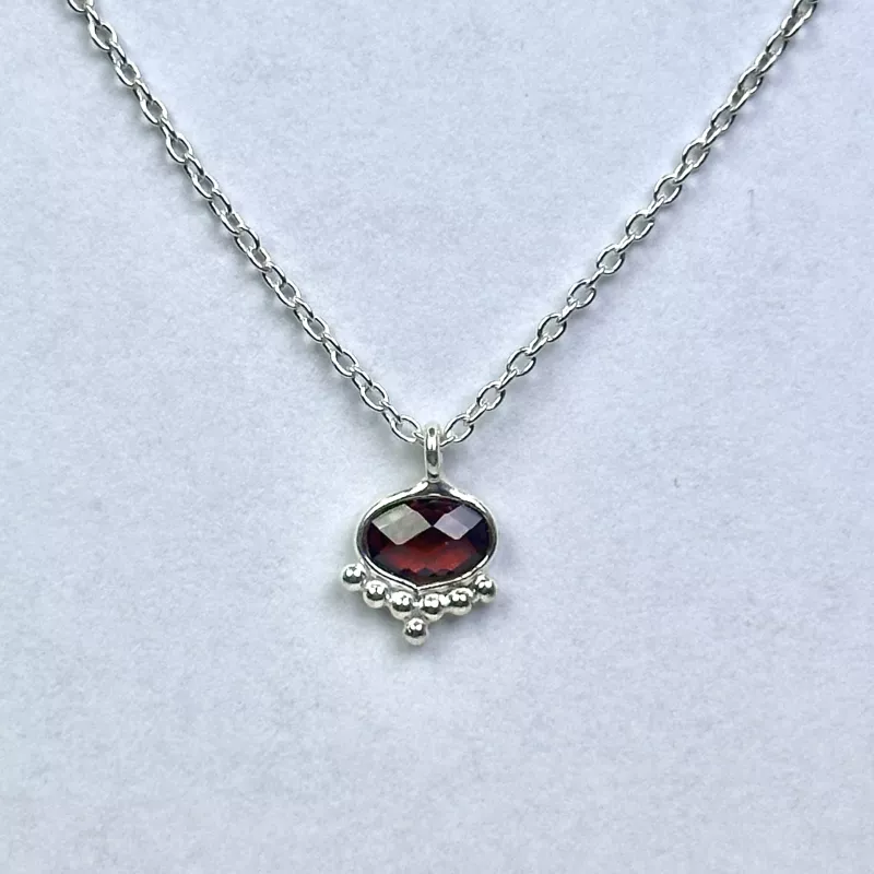 Lal(Garnet) Taşından Gümüş Kolye (oval)