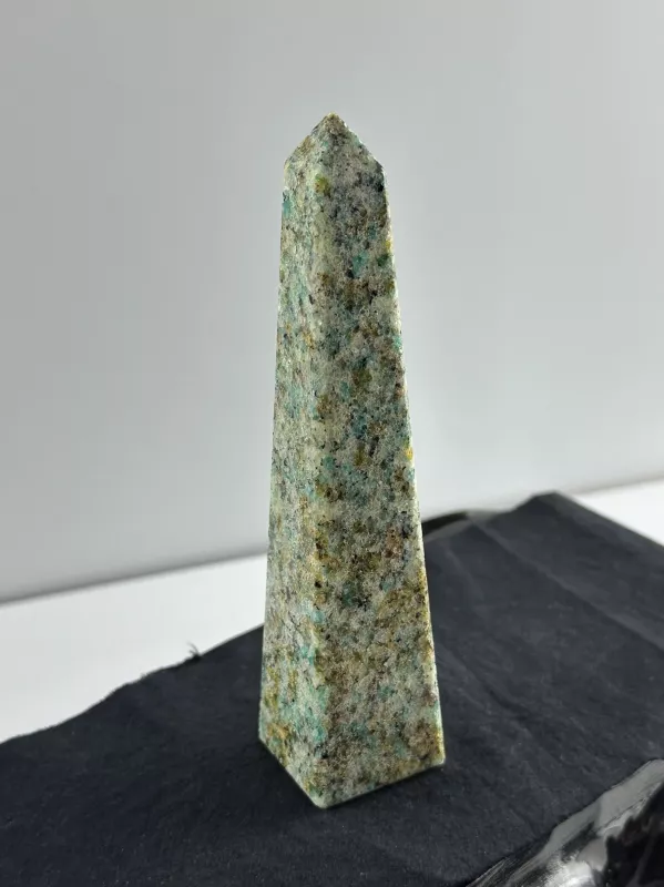 Amazonit Obelisk