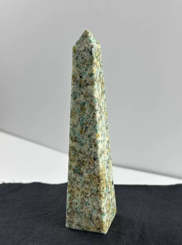 Amazonit Obelisk