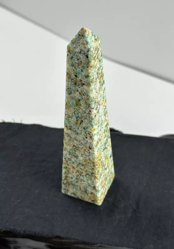Amazonit Obelisk