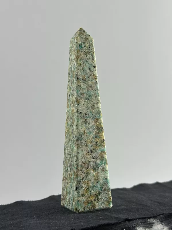 Amazonit Obelisk