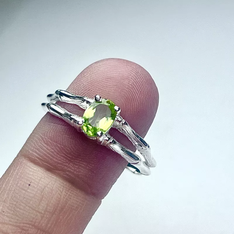 Peridot(zebercet) Taşından Gümüş Yüzük